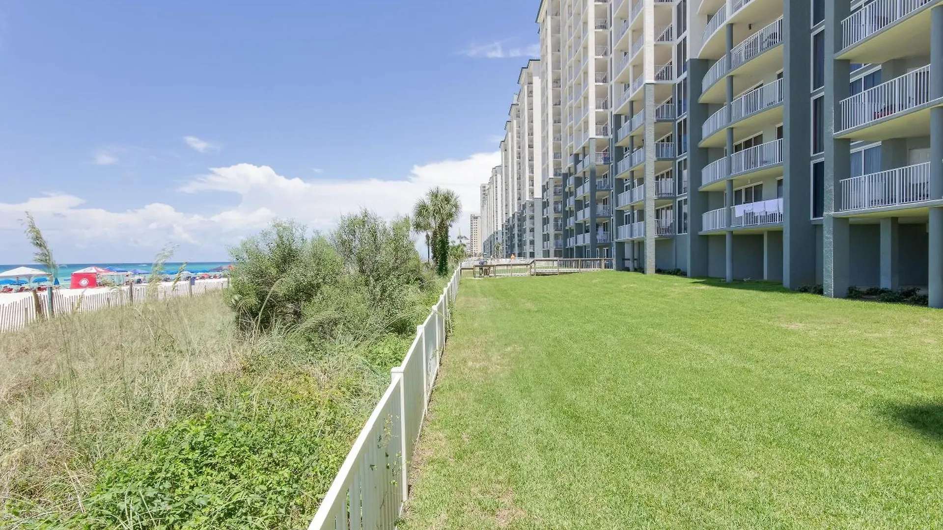 Gulf Front Living Room And Master Suite! Sleeps 8! Panama City Beach