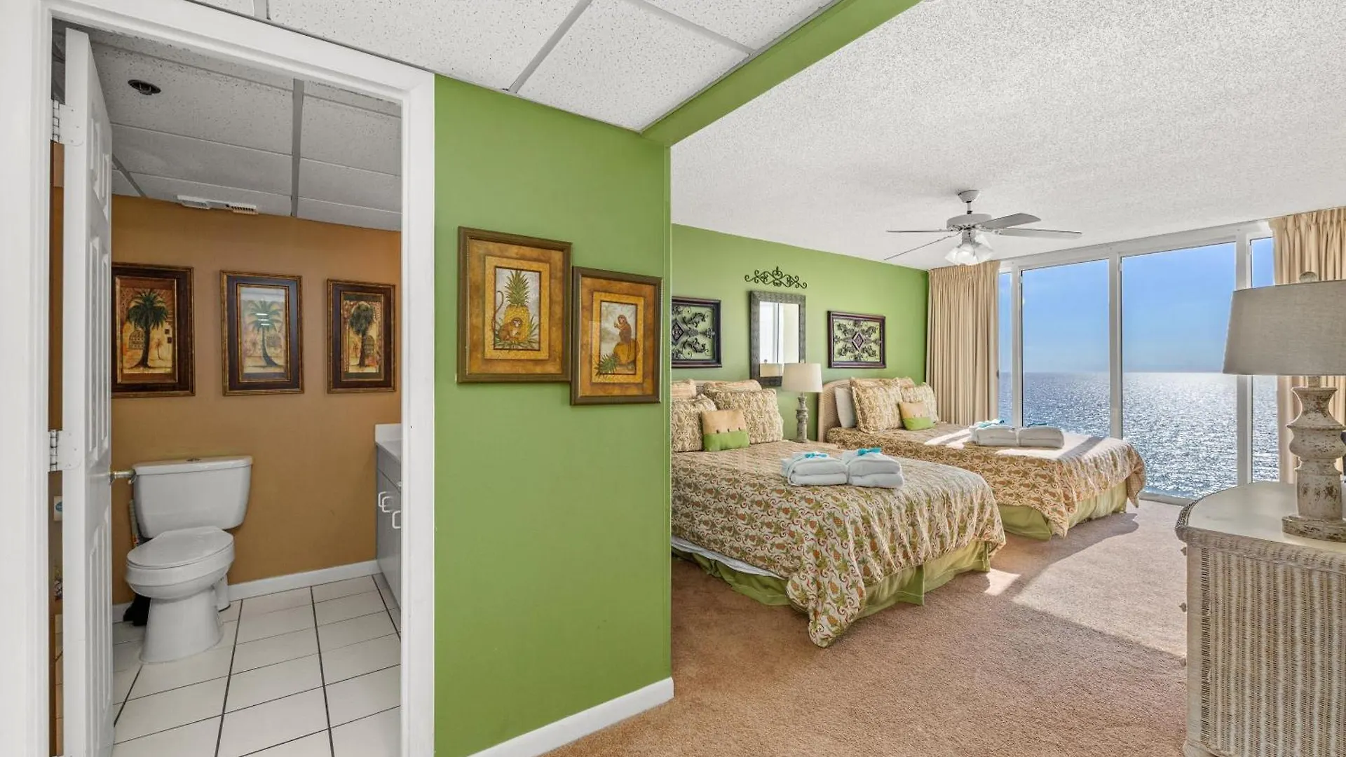 Hébergement de vacances Gulf Front Living Room And Master Suite! Sleeps 8! Panama City Beach