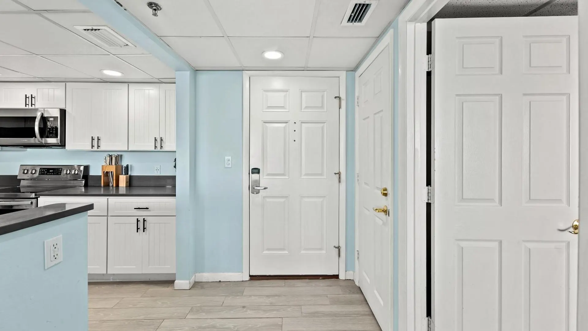Gulf Front Living Room And Master Suite! Sleeps 8! Panama City Beach 0*,