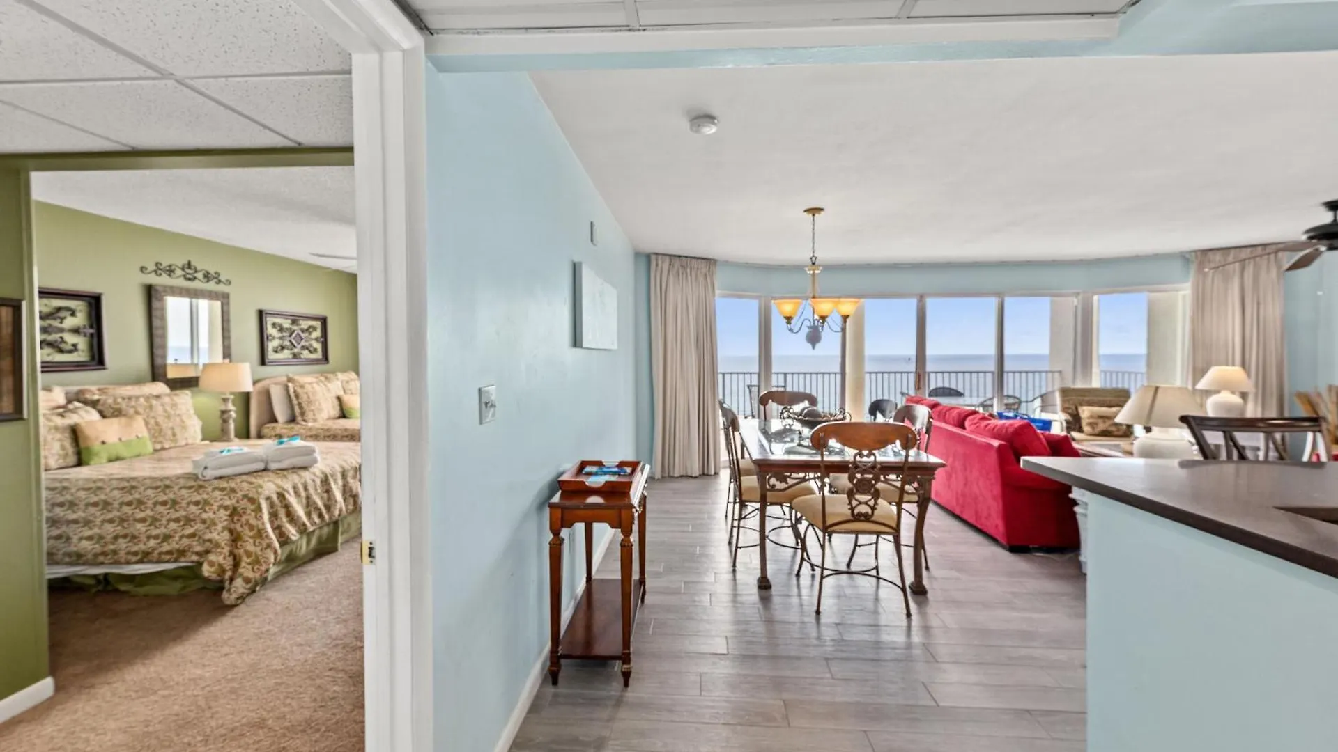 Gulf Front Living Room And Master Suite! Sleeps 8! Panama City Beach