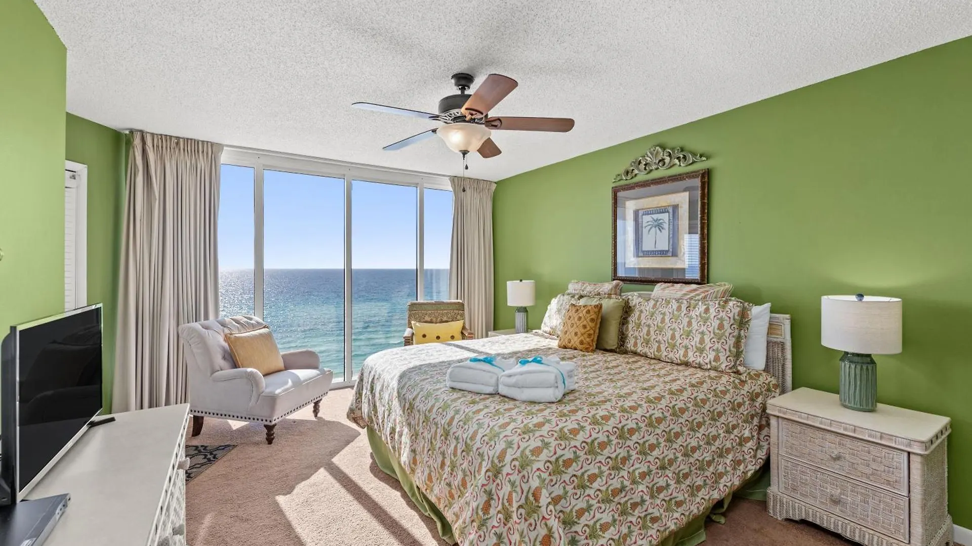 Gulf Front Living Room And Master Suite! Sleeps 8! Panama City Beach United States